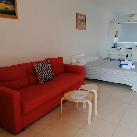 Ariadne Apartments *